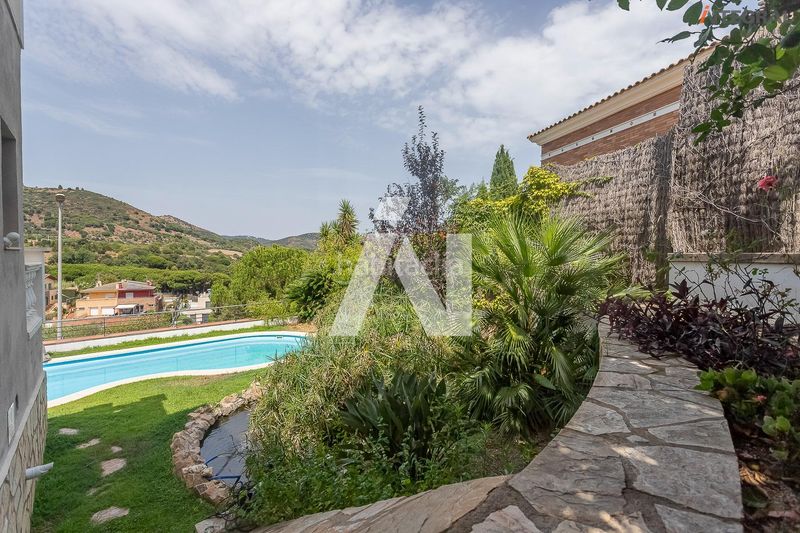 Foto e5d18a1e-60ff-48df-b579-fb86a3e3bc7b. Xalet amb calefacció aparcament piscina a Calella