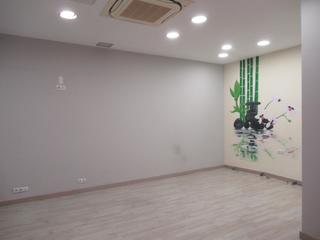 Lloguer Local Comercial a Galdakao. Local totalmente acondicionado con escaparate en pleno zamakoa