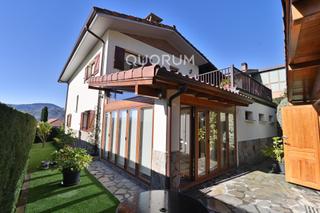 Xalet a Galdakao. Exclusivo chalet individual con terreno