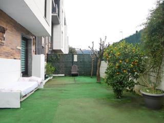 Appartement à Lemoa. Piso de 3 dorm y 2 baños con amplia terraza y jardín y trastero