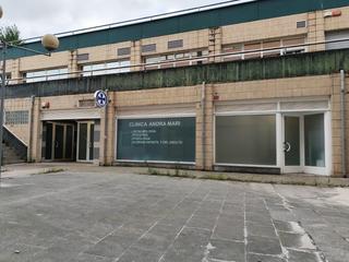 Lloguer Local Comercial a Galdakao. Amplio local comercial en alquiler de 477m2 distribuidos en desp