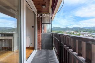 Pis a Galdakao. Piso para entrar a vivir de 3 habitaciones en gorosibai