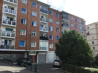 Appartement à Galdakao. Piso en aperribai de 3 habitaciones y balcón