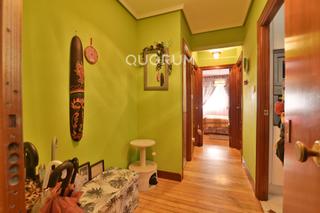 Pis en Galdakao. Piso cntrico con ascensor cota 0 de 3 habitaciones y balcn