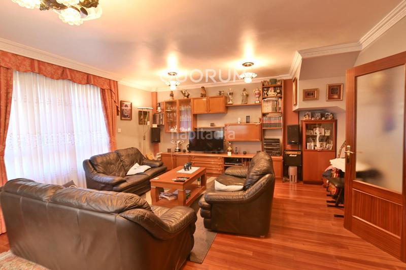 Foto 375daafb-2250-4cd0-ae79-05ffc7f268b0. Casa adosada  de 4 habitaciones con garaje y jardín en el centro en Lemoa