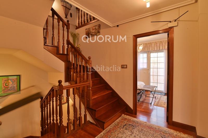 Foto 41e674ef-bd6f-4d4c-a05a-5708abee7287. Casa adosada  de 4 habitaciones con garaje y jardín en el centro en Lemoa