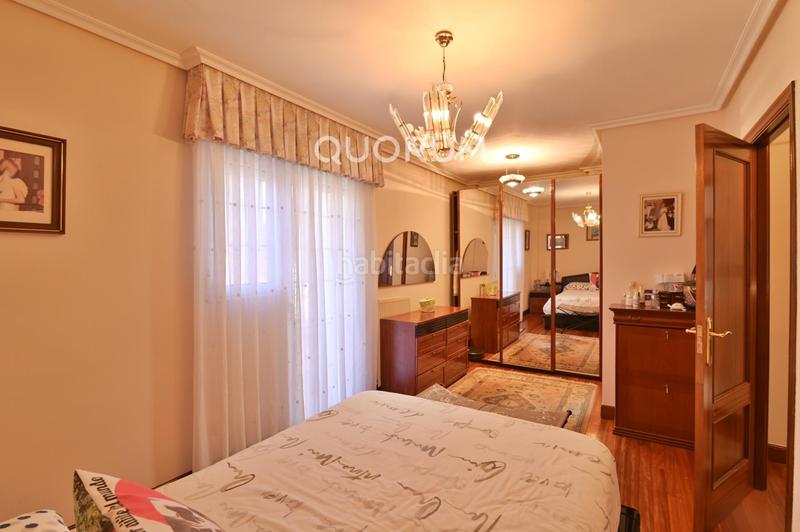 Foto d967d0df-b41e-45ef-8bd2-294cf4cc3935. Casa adosada  de 4 habitaciones con garaje y jardín en el centro en Lemoa