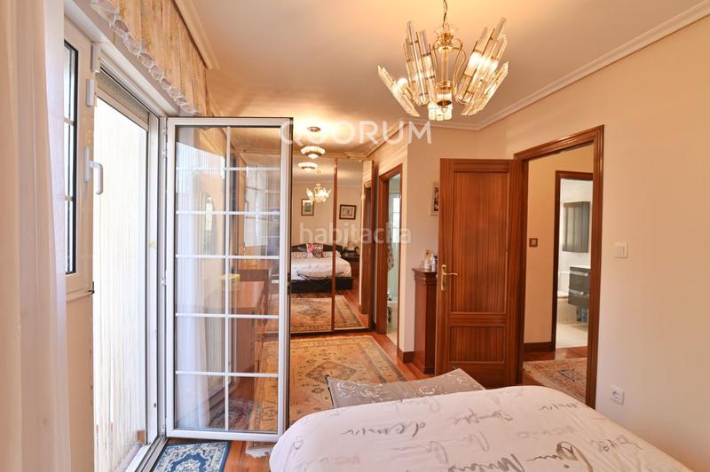 Foto f9164df4-9664-4c94-8ea2-c024db94caa3. Casa adosada  de 4 habitaciones con garaje y jardín en el centro en Lemoa