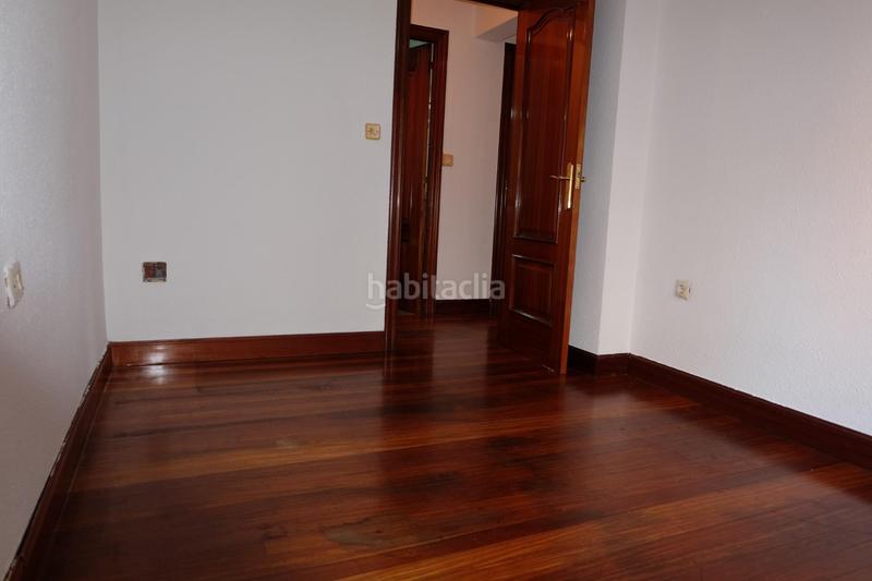 Foto c7aa2145-e875-498e-8bd7-826b6c1bd10f. Piso  con ascensor de 3 habitaciones y balcón cerrado en zuazaurre en Galdakao