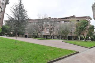 Pis a Galdakao. Pisazo con ascensor a cota 0 de 3 habitaciones en zabalgane