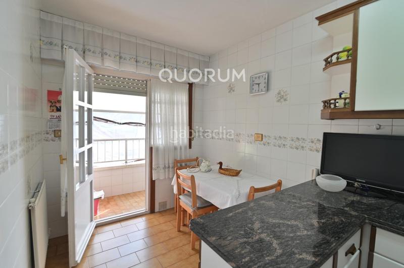 Foto 740d1c18-0e13-4550-bb38-047dce3b8843. Pis amb aparcament a Galdakao