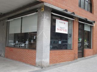 Lloguer Local Comercial a Galdakao. Espectacular local comercial totalmente adaptado con escaparates
