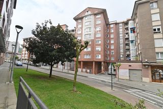 Appartamento in Galdakao. Pisazo céntrico para entrar a vivir con ascensor a cota 0 con ga