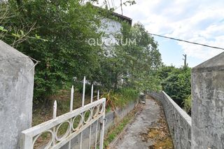 Casa adosada en Galdakao. Casa adosada con terreno de 520 m2 en olabarrieta