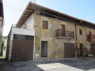 Maison à Larrabetzu. Casa adosada en larrabetzu