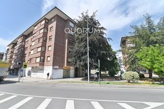 Etagenwohnung in Galdakao. Pisazo en el centro con ascensor cota 0 de 3 habitaciones y ampl