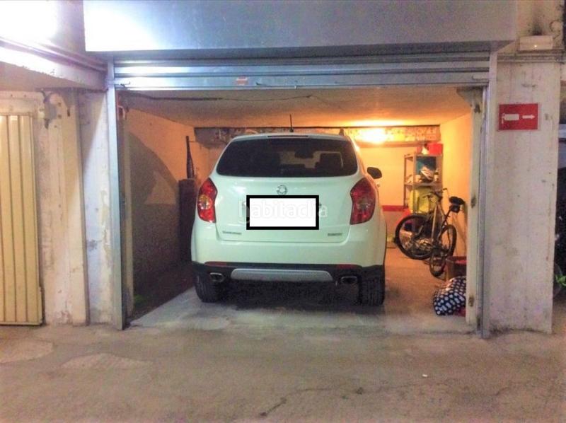 Foto c8365494-5a27-455a-8fc1-1f20941779c5. Parking voiture dans Santutxu-Basarrate Bilbao