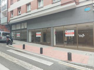 Local Comercial a Zurbaran. Gran local comercial junto al metro