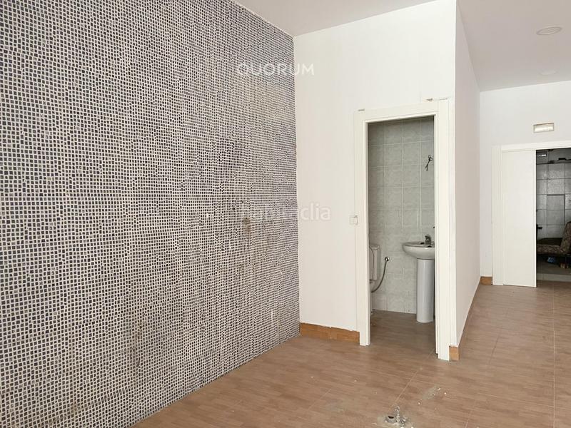 Foto bd155443-a018-4301-ab9f-01b7ec03af71. Local comercial  con muchas posibilidades en Bilbao