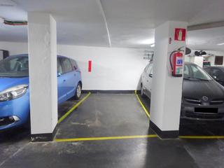 Aparcament cotxe a Santutxu-Basarrate. Parcela de garaje para coche pequeño o motos