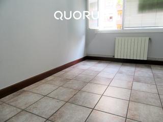 Lloguer Local Comercial a Santutxu-Basarrate. Entreplanta habilitada como despacho