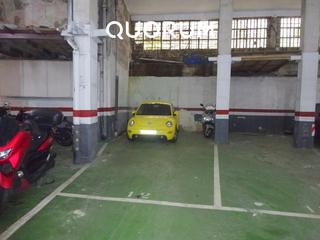 Autoparkplatz in Santutxu-Basarrate. Garaje para coche grande o furgoneta en santutxu