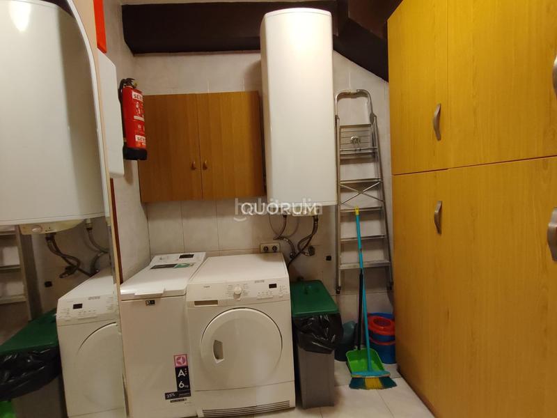 Foto 20991678-0db9-4fce-b613-15b0471deea0. Locale commerciale in Casco Viejo Bilbao