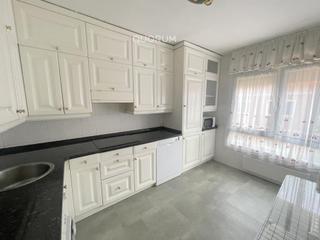 Pis en Santutxu-Basarrate. Piso de 3 dormitorios y 2 baos en el centro de santutxu