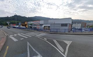 Lloguer Nau industrial a Pozokoetxe. Nave industrial de 200 m ubicada en el puente de la basconia