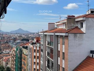 Pis a Santutxu-Basarrate. Piso de 4 habitaciones con balcón en santutxu