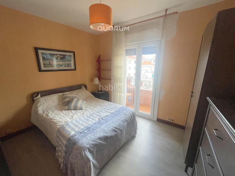 Foto ce945389-b792-4d5c-802e-84c87dffb8e5. Piso  de 4 habitaciones con balcón en santutxu en Bilbao