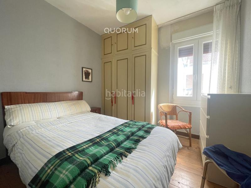 Foto d34fb9c4-f1af-4091-bd2e-869e6fdf9554. Piso  de 4 habitaciones con balcón en santutxu en Bilbao