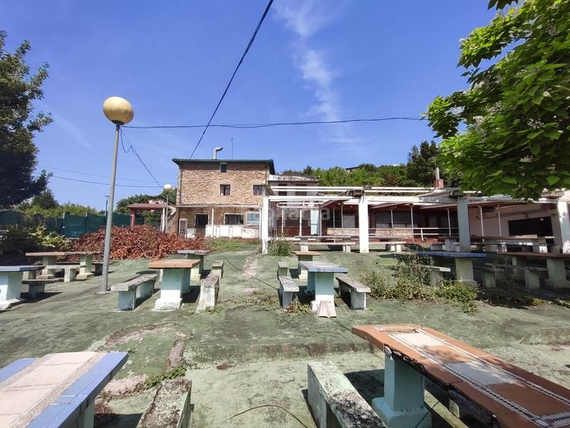 Foto 5a181bb1-0c5e-4d41-998d-a9b9130c6a11. Local comercial restaurante en venta con terrenos en Txurdinaga en Bilbao