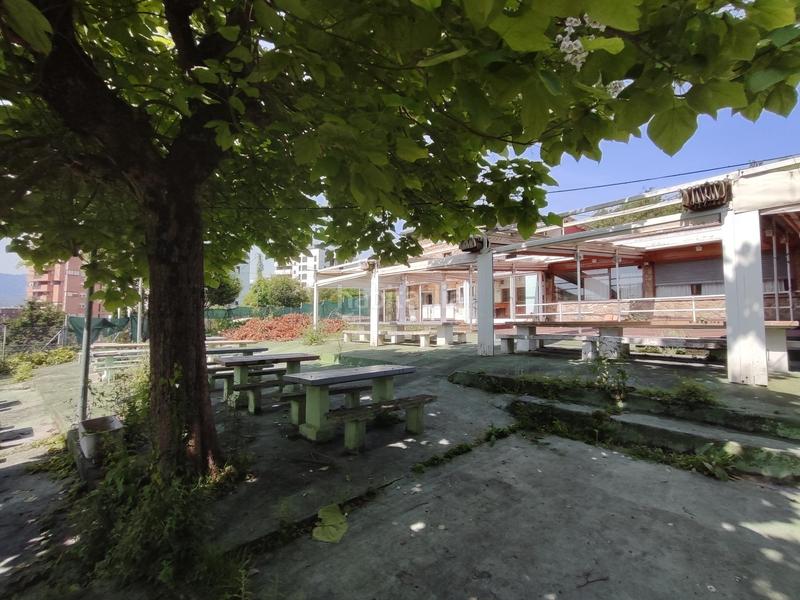 Foto a735fc19-14bb-421d-ac4d-79e9061af515. Local comercial restaurante en venta con terrenos en Txurdinaga en Bilbao