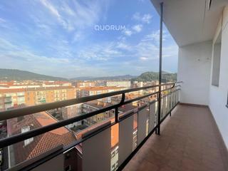 Appartement  Plaza plaza de luis echevarría. Piso de 4 habitaciones en el centro de santutxu