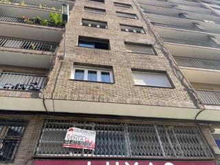 Local Comercial  Calle de julin bolvar elorduy. Entreplanta en karmelo