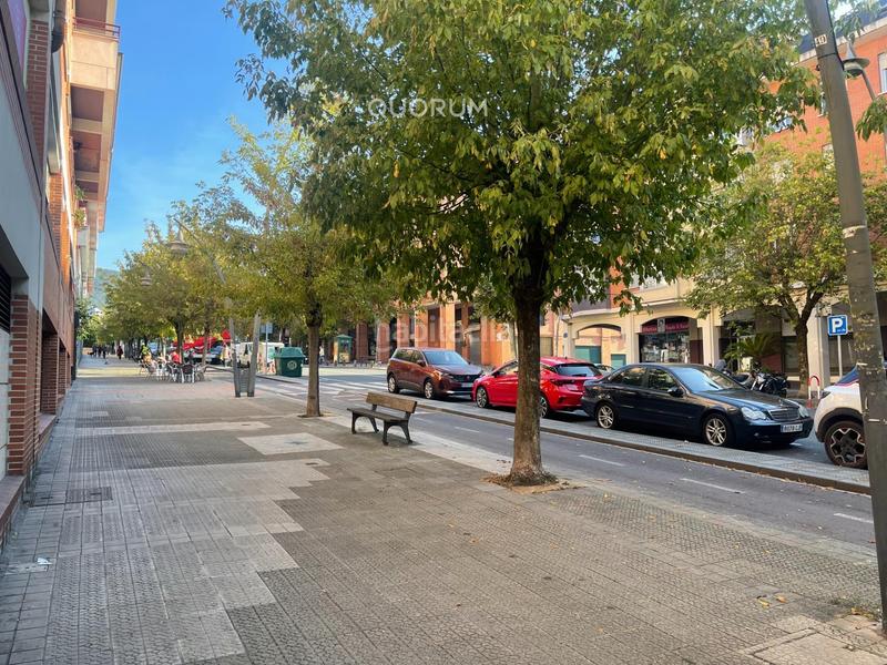 Foto f47de638-cc7b-462d-9970-485e7de5bf0c. Locale commerciale in Txurdinaga Bilbao