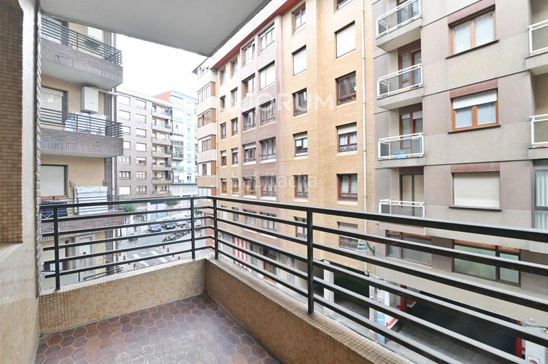 Foto c2c712b1-f747-4a90-82cc-5c2063e515cd. Piso  de 3 habitaciones y garaje incluido en Santutxu-Basarrate Bilbao