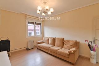 Pis  Calle parroco unceta. Piso de 2 habitaciones y balcón en santutxu