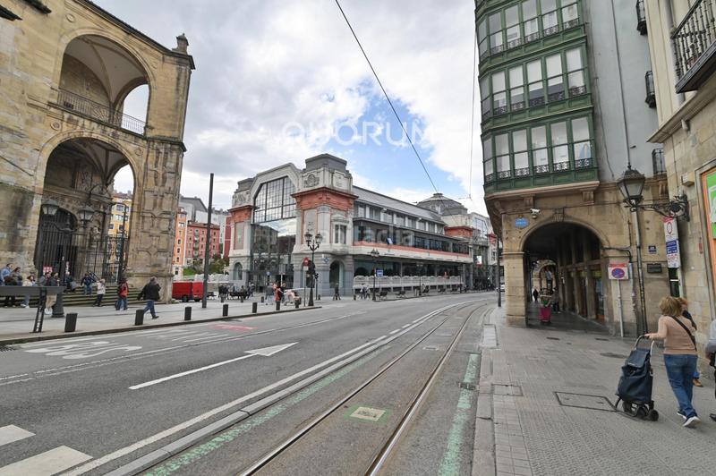 Foto 895b48ba-db62-4b9f-af97-019050e4a1f9. Piso coqueta vivienda reformada en el Casco Viejo en Bilbao