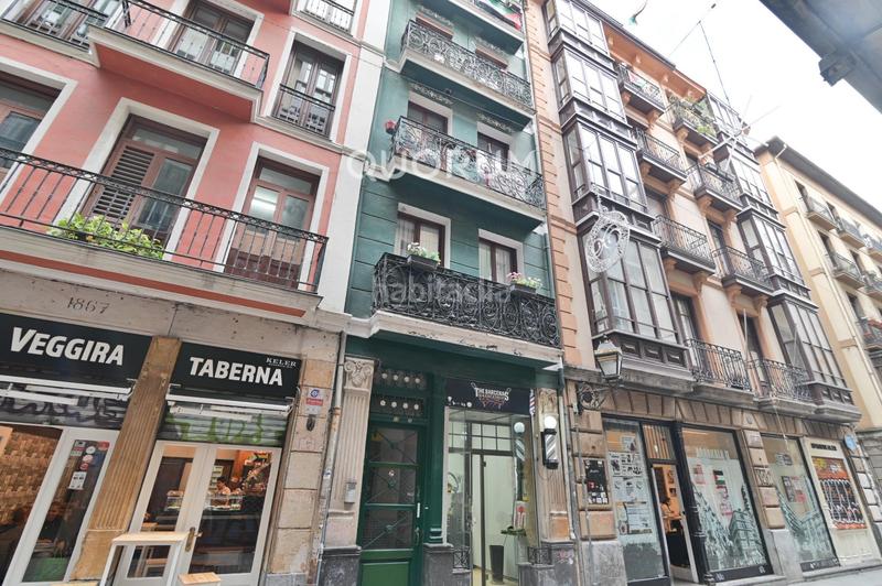 Foto adcbcd01-3d4a-4298-a824-738d9c7942de. Piso coqueta vivienda reformada en el Casco Viejo en Bilbao