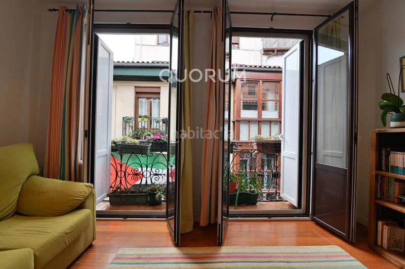 Foto d0d691d5-0e5f-43c1-89d0-bb797f1fff31. Piso coqueta vivienda reformada en el Casco Viejo en Bilbao