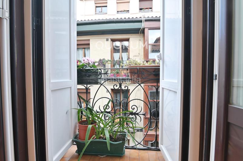 Foto ddcb09a8-dde3-4bdb-bfab-8870fefbb5e1. Piso coqueta vivienda reformada en el Casco Viejo en Bilbao