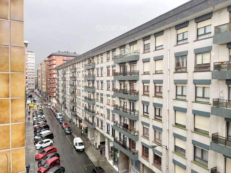 Foto a972ac8e-30ab-45f2-9594-7d9d832d5779. Piso  céntrico de 3 habitaciones 2 baños y vistas en Bilbao