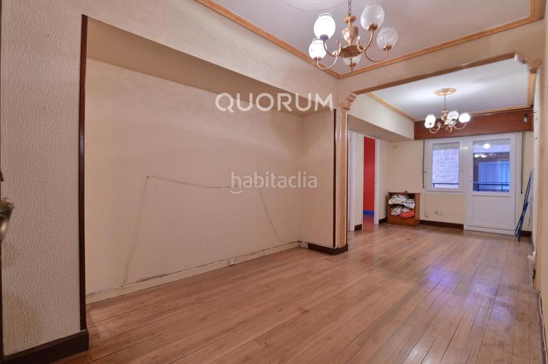 Foto 41aa52ab-6fc7-4d85-8c1b-ae470a69cd6b. Piso vivienda con balcón, exterior para reformar en Bilbao