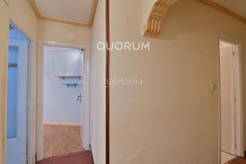 Foto b6962602-4f5f-456e-921a-462bfc0a608c. Piso vivienda con balcón, exterior para reformar en Bilbao