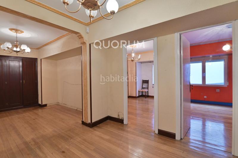 Foto c48fa530-3a52-417e-bec4-d4fc02c32b33. Piso vivienda con balcón, exterior para reformar en Bilbao