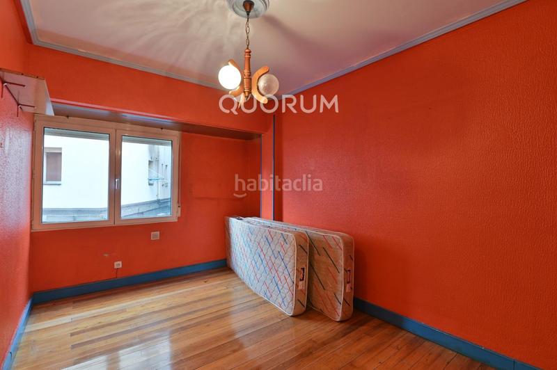 Foto e37e6e48-2a1b-4ebb-8717-14984da0cbb4. Piso vivienda con balcón, exterior para reformar en Bilbao