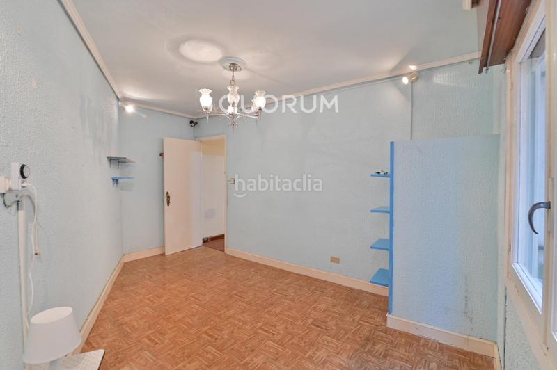 Foto e4962f3a-46e1-45b7-bd37-80b1c3d4ab48. Piso vivienda con balcón, exterior para reformar en Bilbao
