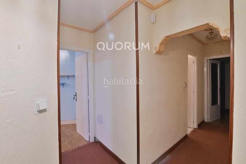 Foto e5ed4e0f-d764-4605-9c0f-868445a24630. Piso vivienda con balcón, exterior para reformar en Bilbao